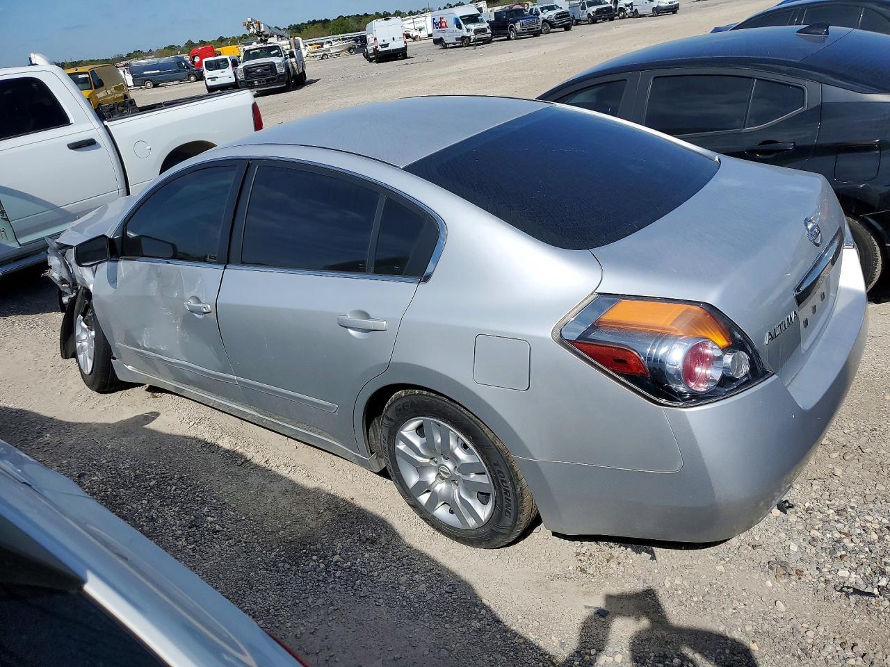 2012 Nissan Altima Base - Фото 2