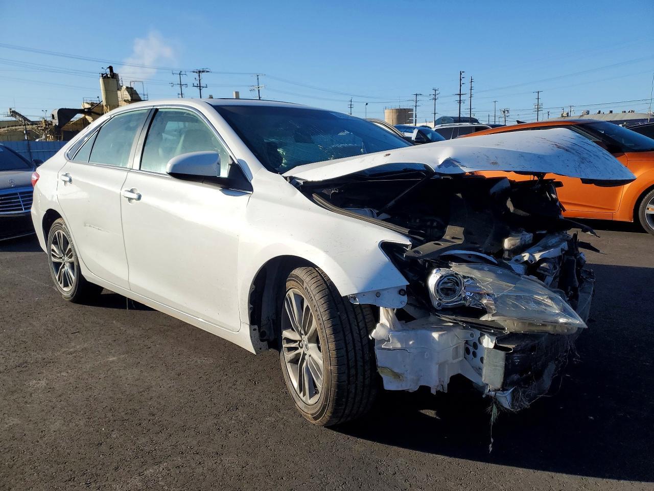 2017 Toyota Camry Se - Фото 4