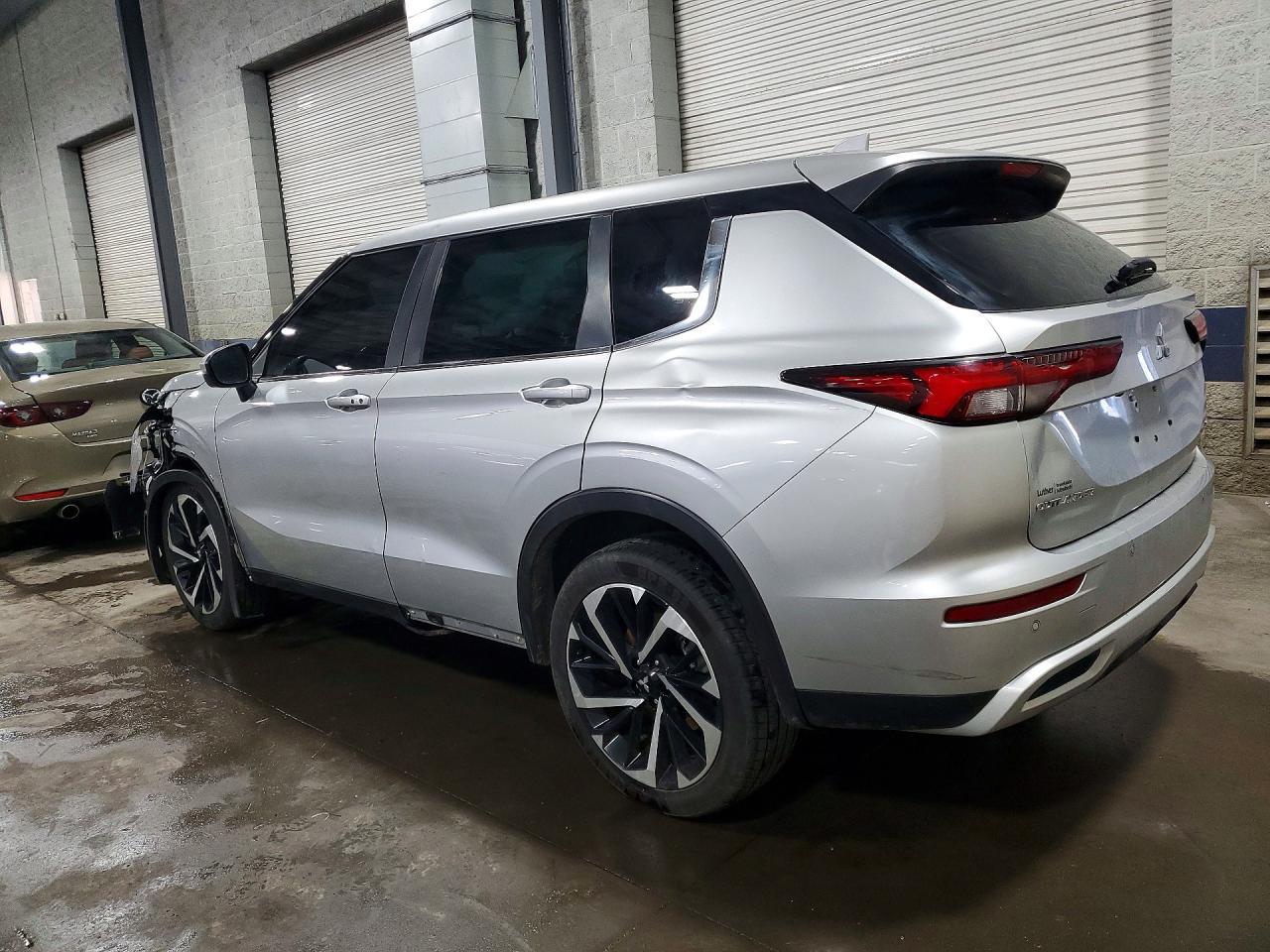 2023 Mitsubishi Outlander Se - Фото 2
