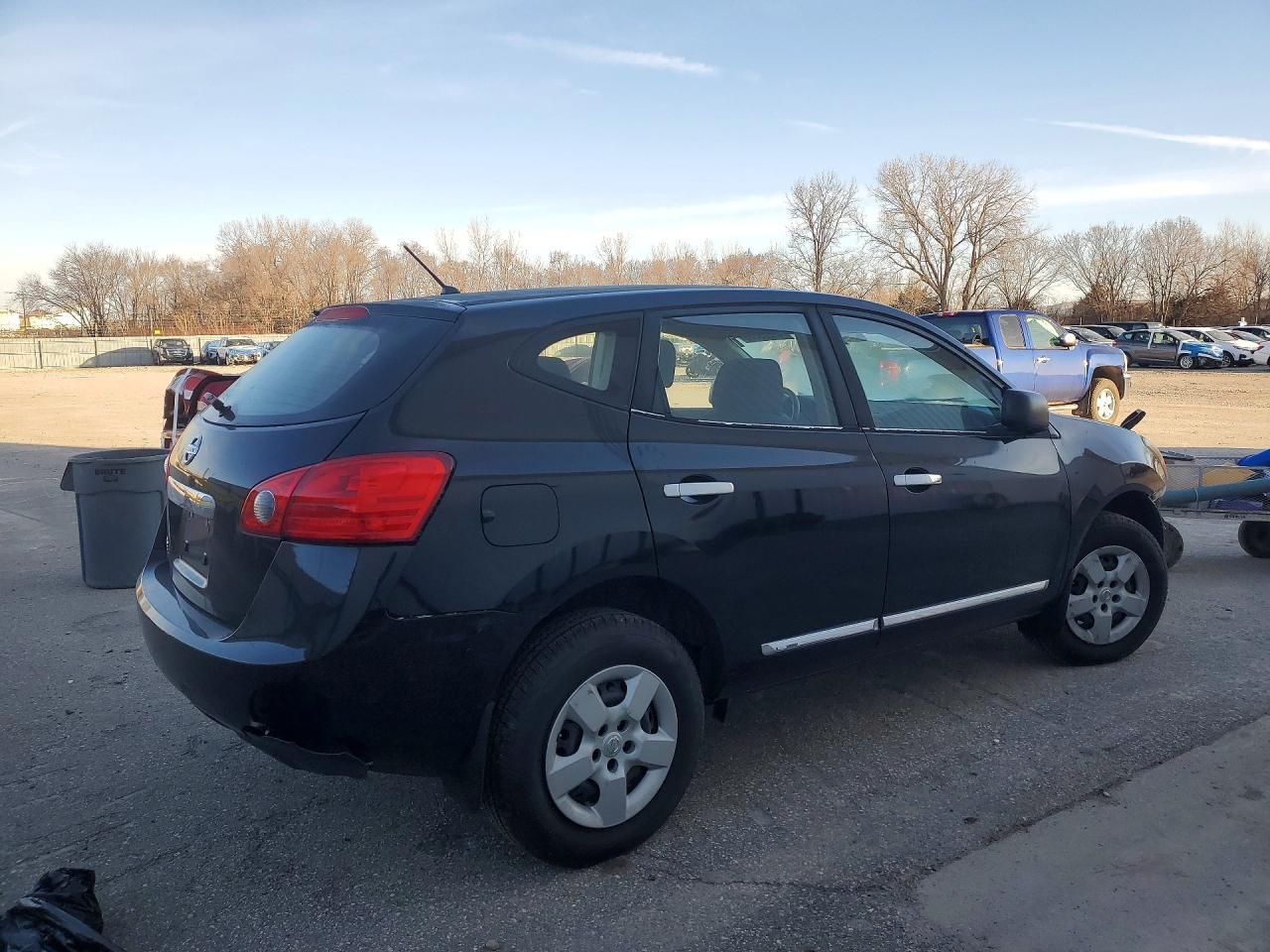 2015 Nissan Rogue Select S - Фото 3