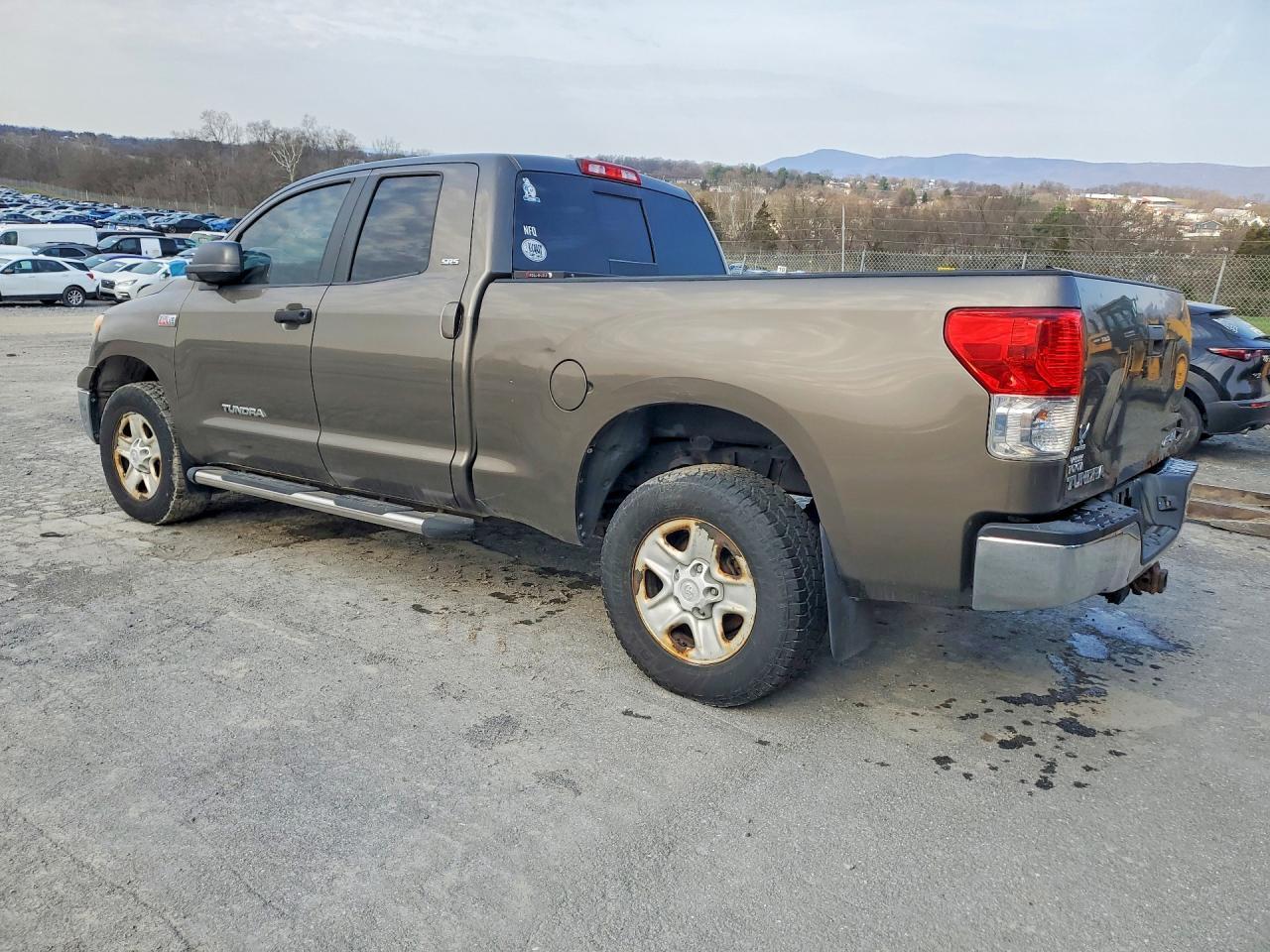 2011 Toyota Tundra Double Cab Sr5 - Image 2