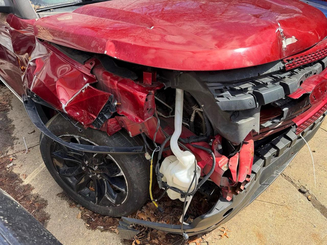 2015 Ford Explorer Limited - Image 2