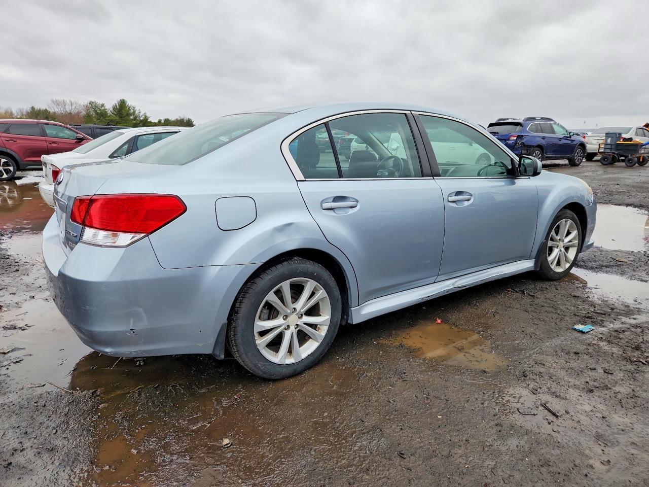 2013 Subaru Legacy 2.5I Premium - Фото 3