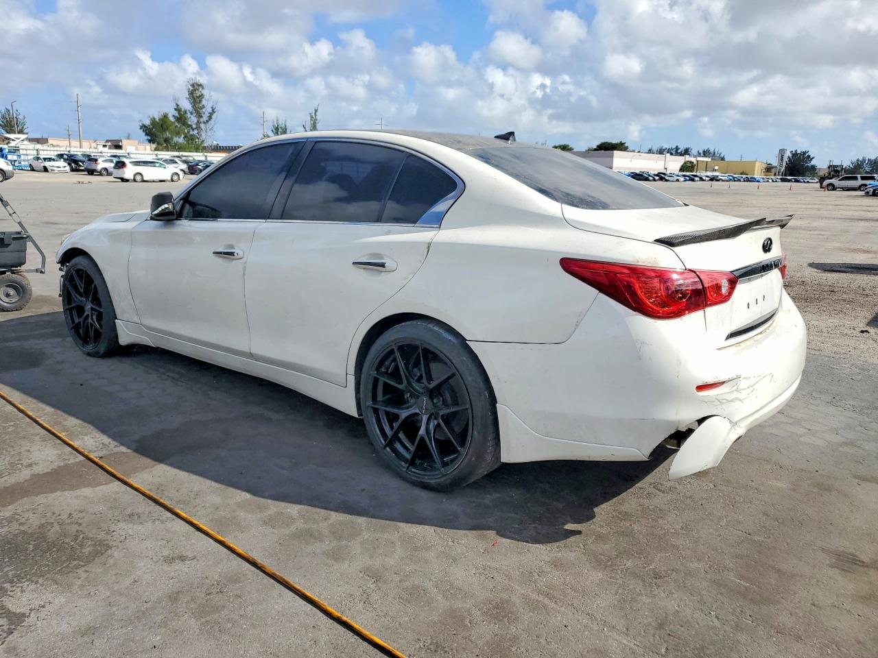 2017 Infiniti Q50 3.0T Premium - Фото 2