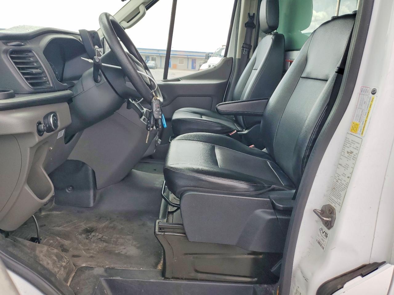2020 Ford Transit Delivery Truck - Image 7
