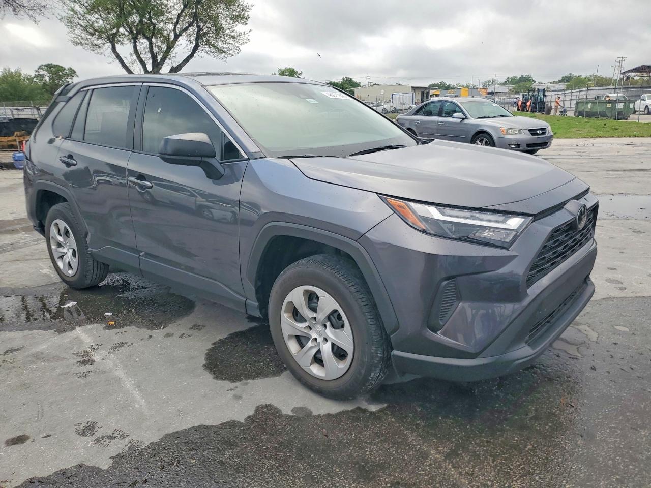 2024 Toyota Rav4 Le - Image 4