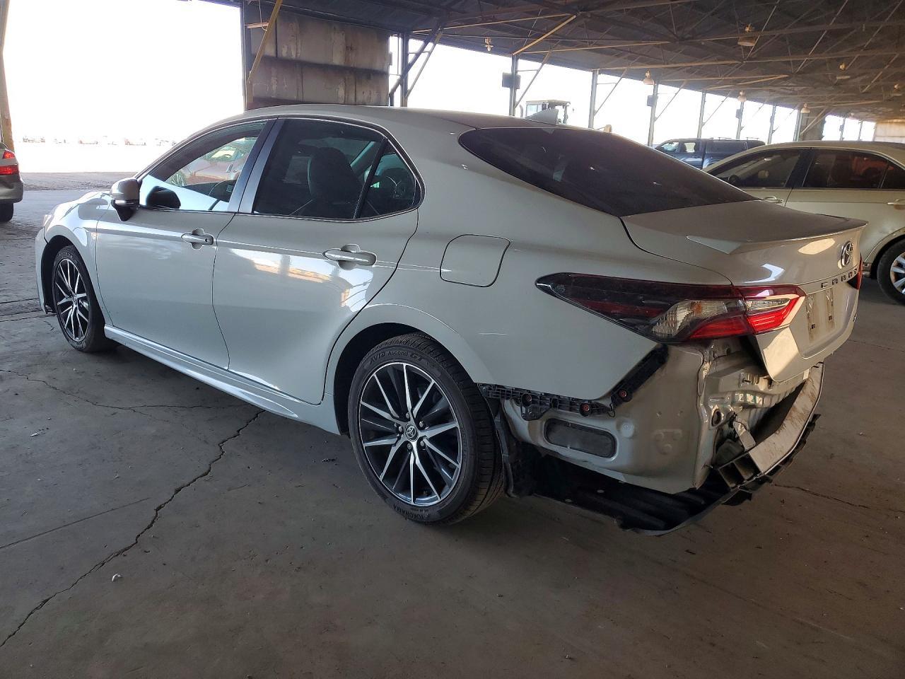2023 Toyota Camry Se - Image 2