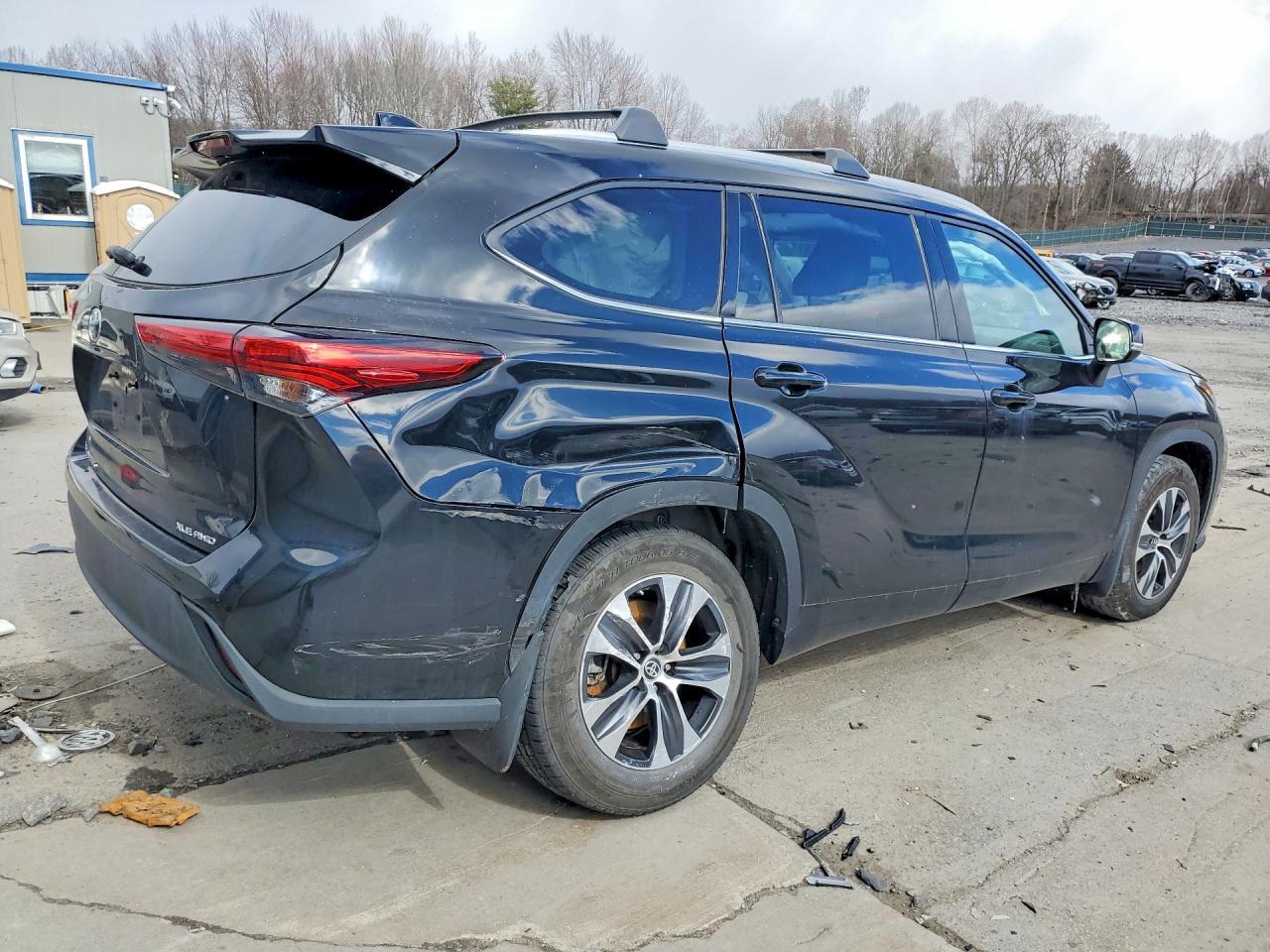 2022 Toyota Highlander Xle - Фото 3