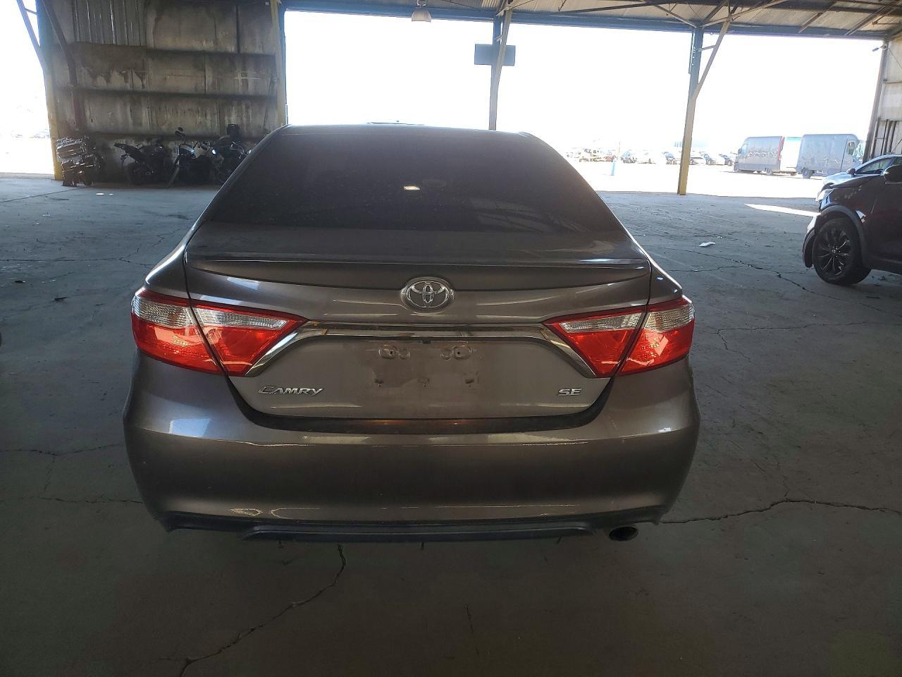 2015 Toyota Camry Se - Image 6