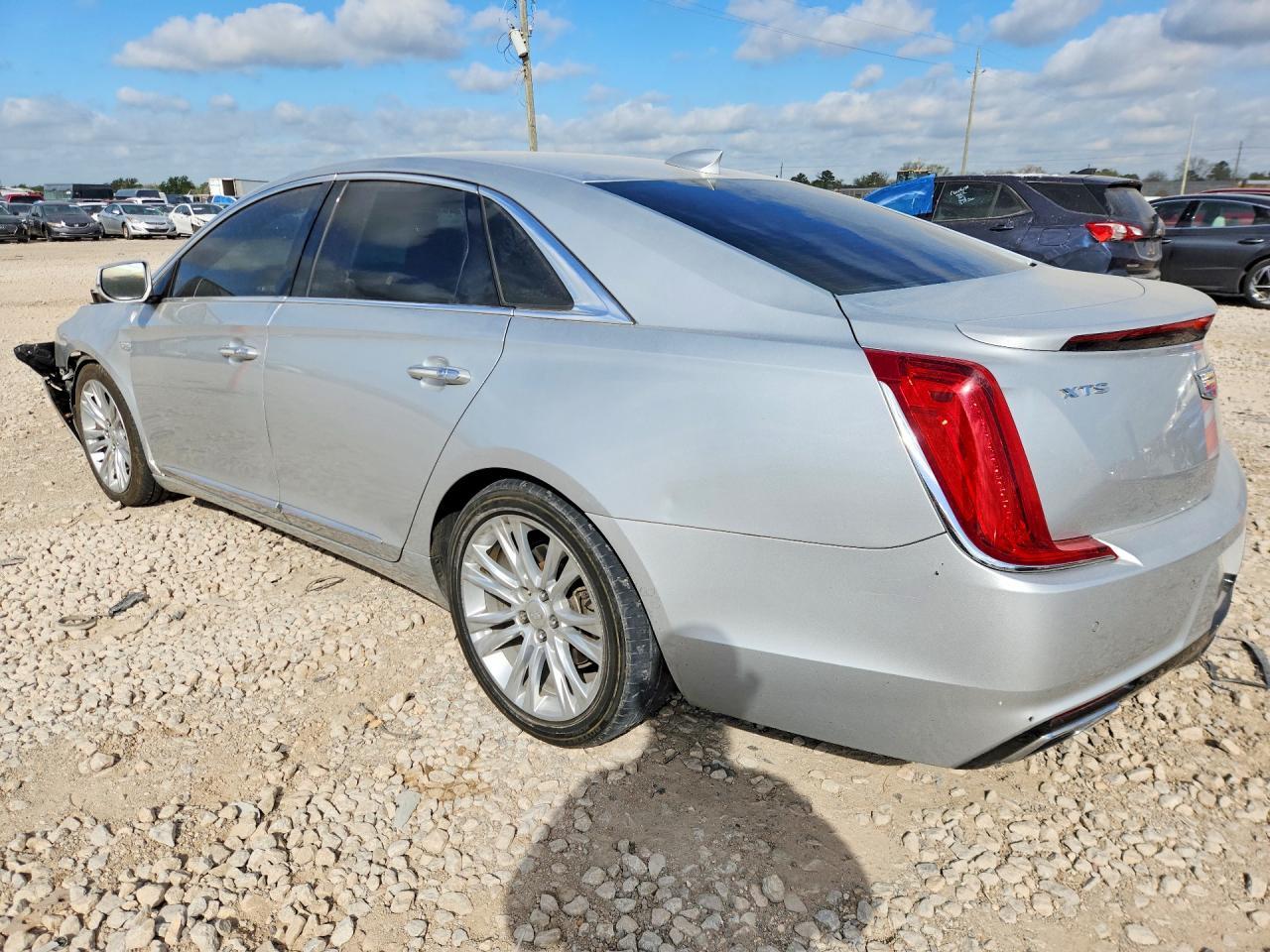 2018 Cadillac Xts Luxury - Фото 2