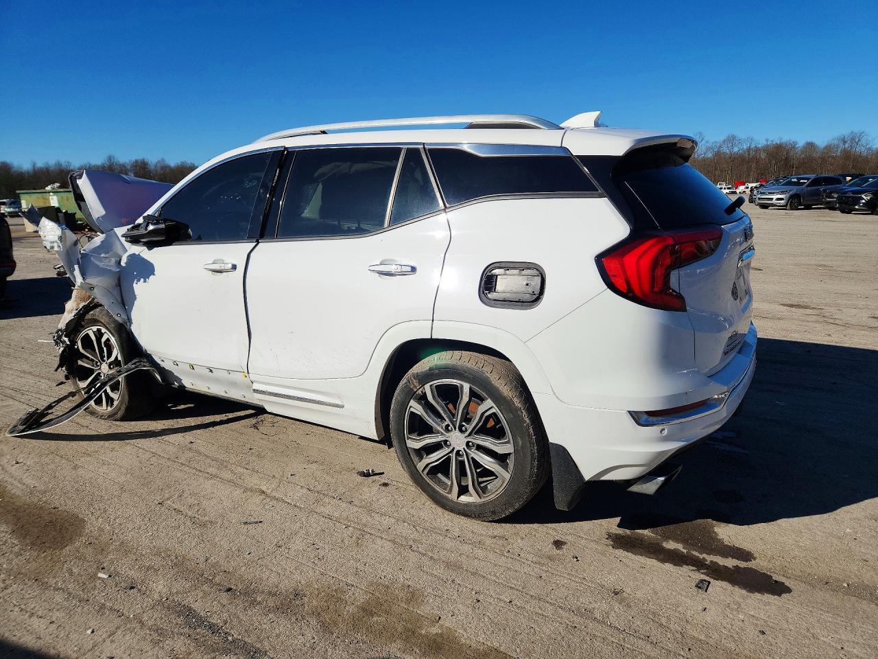 2019 GMC Terrain - Фото 2