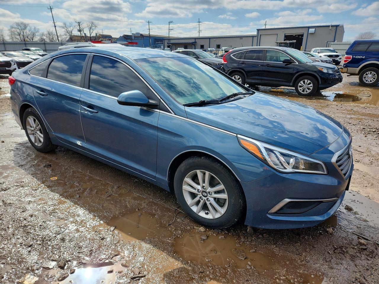 2017 Hyundai Sonata Base - Image 4