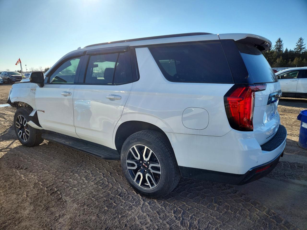 2021 GMC Yukon At4 - Фото 2