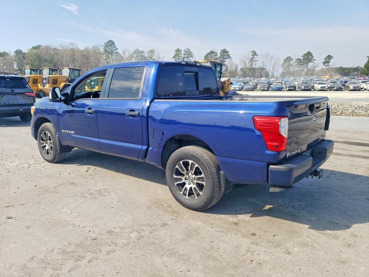2022 Nissan Titan Sv - Фото 2
