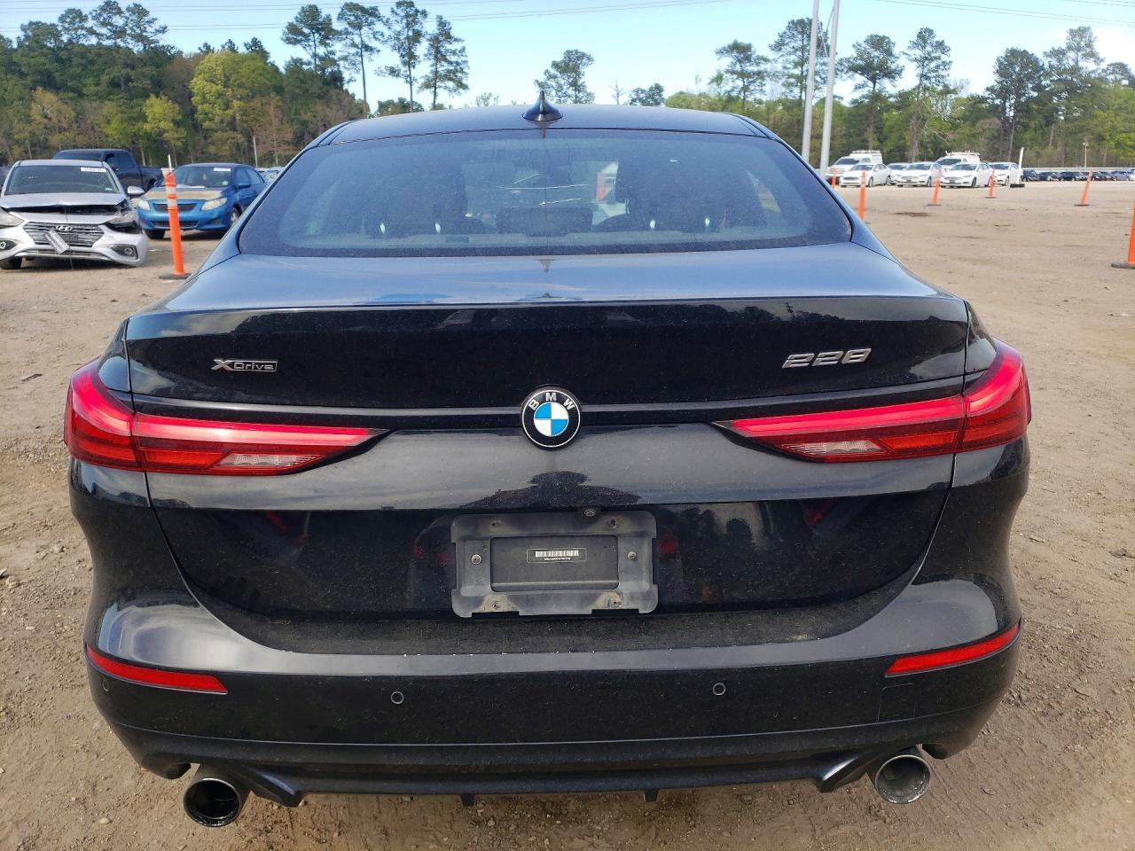 2021 BMW 228Xi - Фото 6