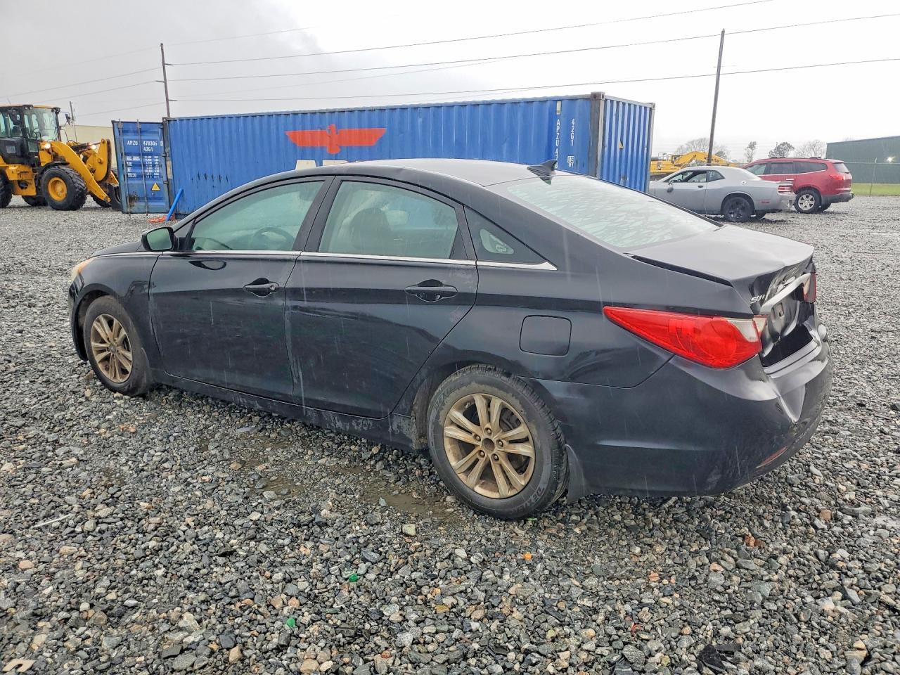 2011 Hyundai Sonata Gls - Image 2