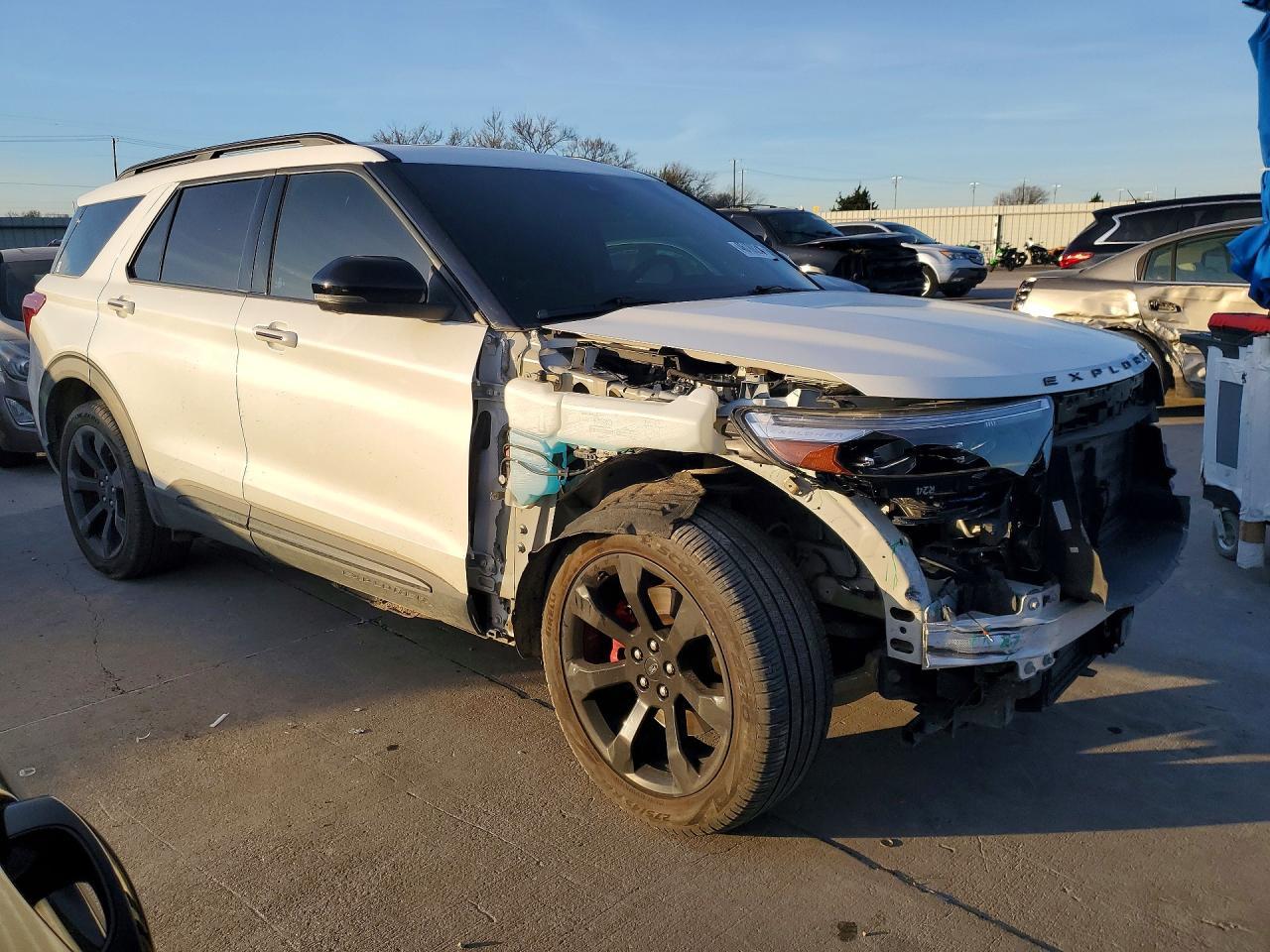 2022 Ford Explorer St - Фото 4
