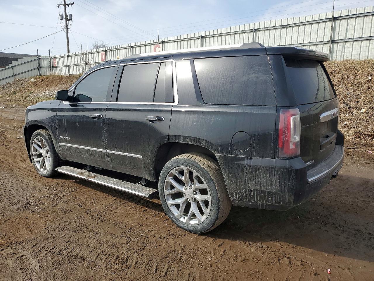 2018 GMC Yukon Denali - Фото 2