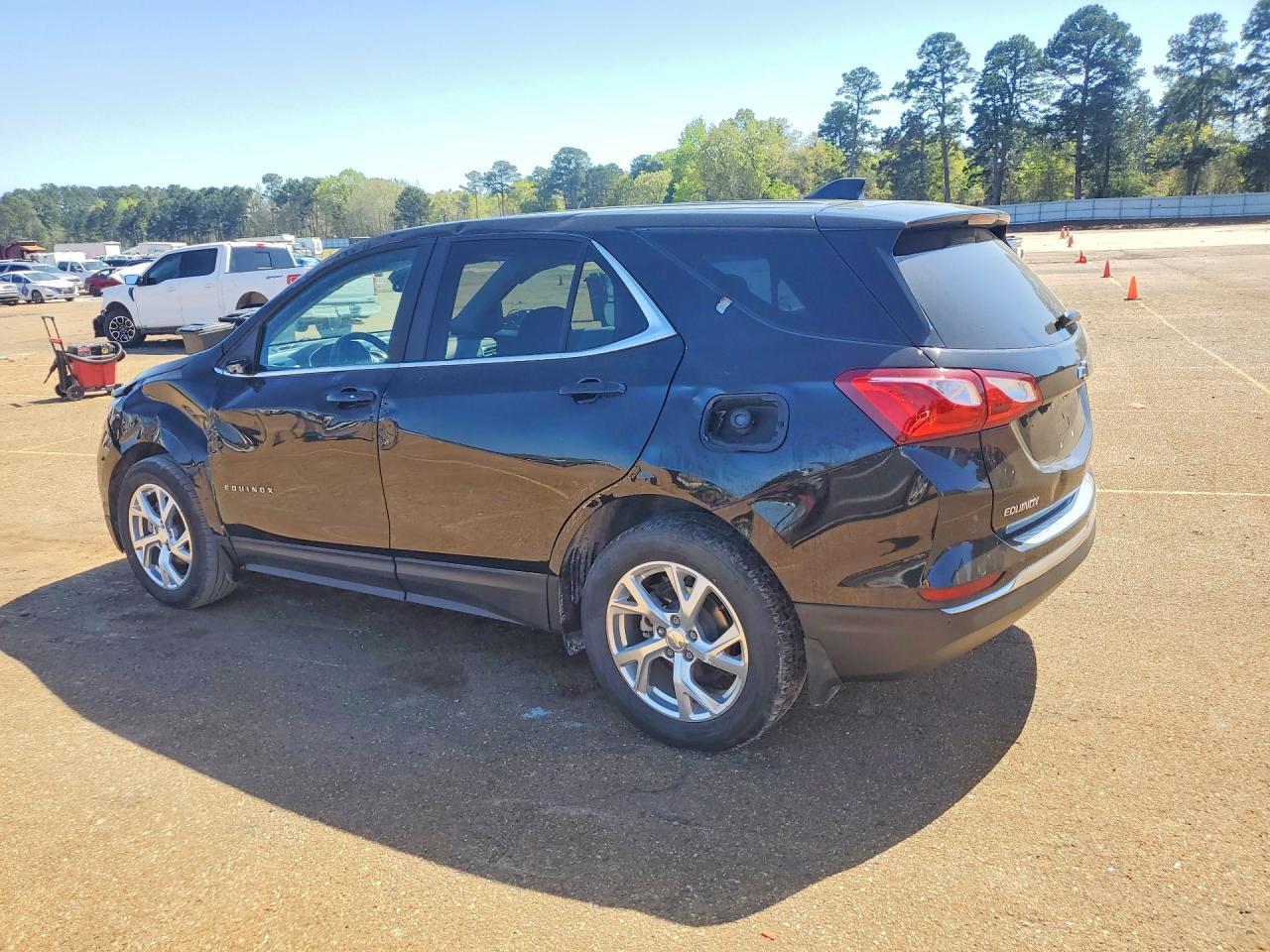 2021 Chevrolet Equinox Lt - Image 2