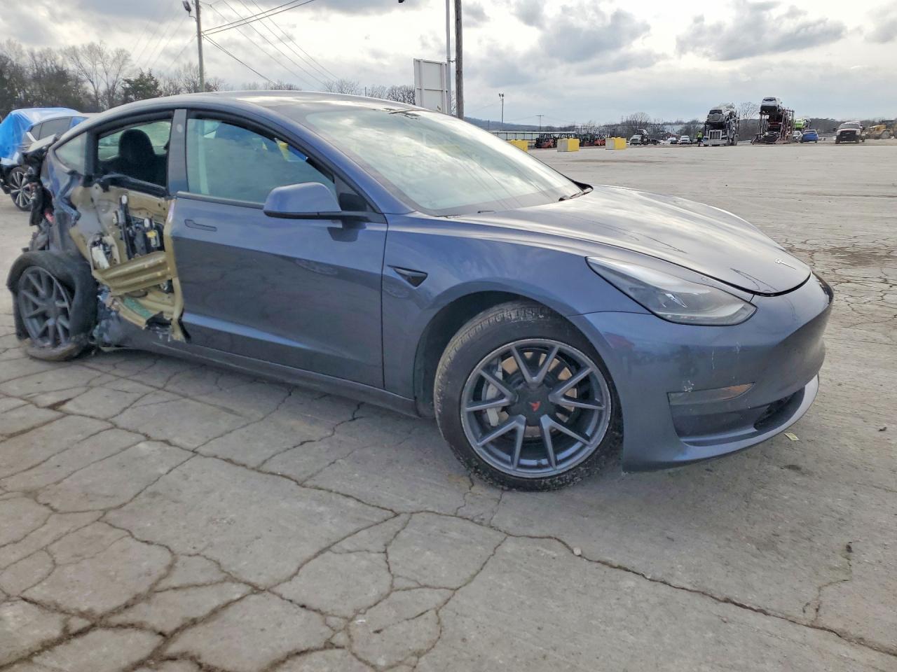 2021 Tesla Model 3 - Фото 4