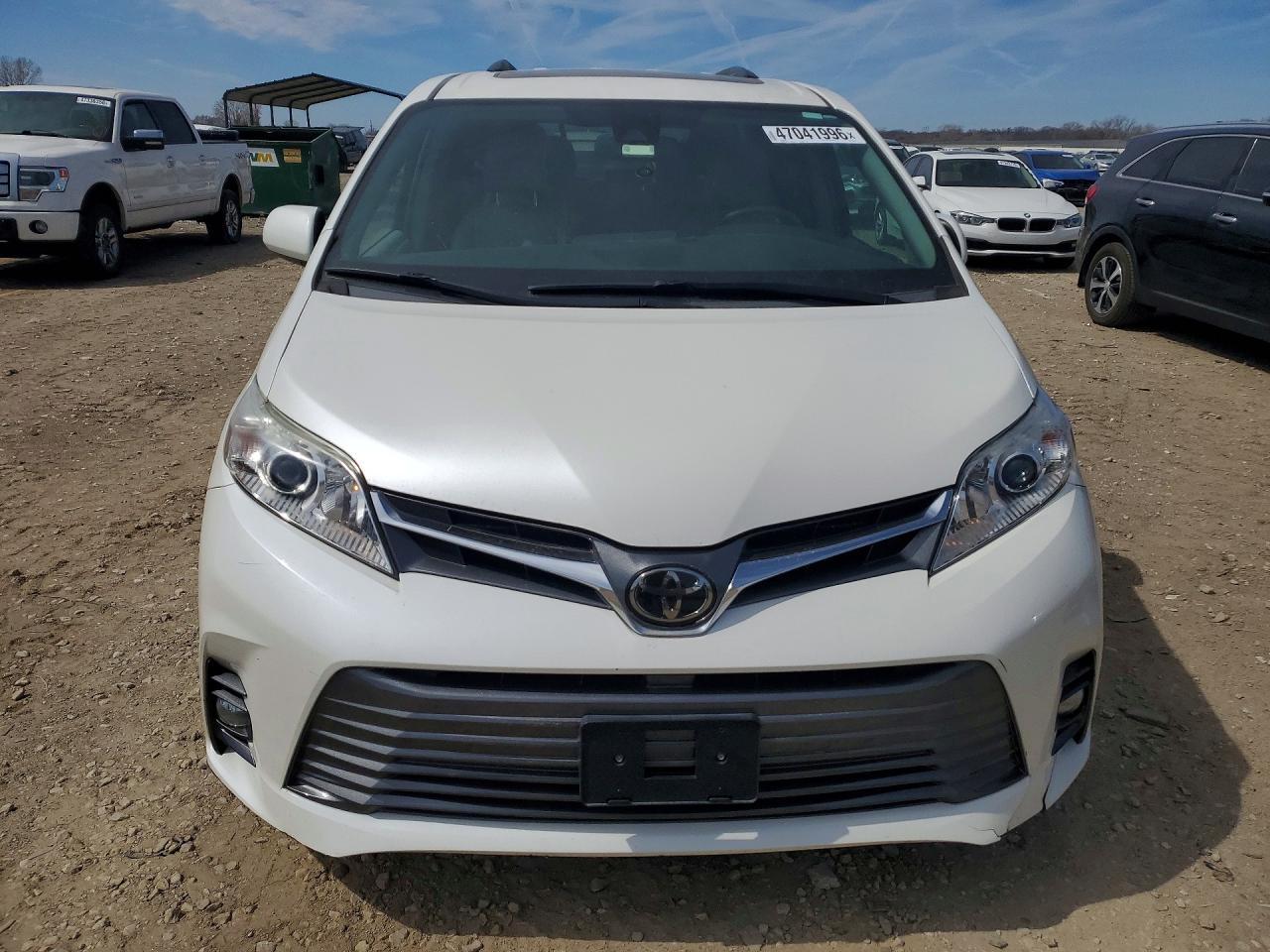2018 Toyota Sienna Xle Premium 7-Passenger - Фото 5