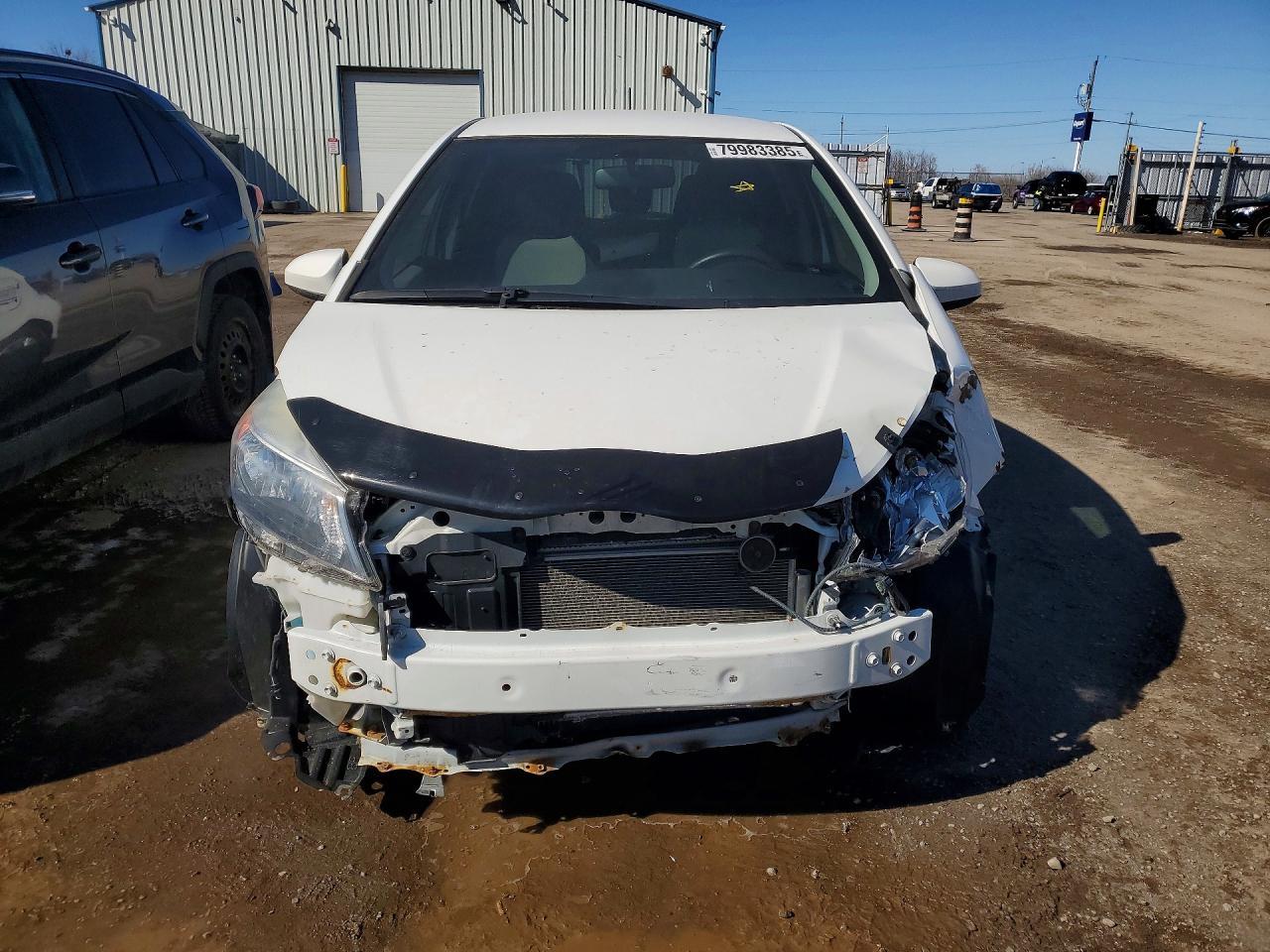 2013 Toyota Yaris 5-Door L - Фото 5