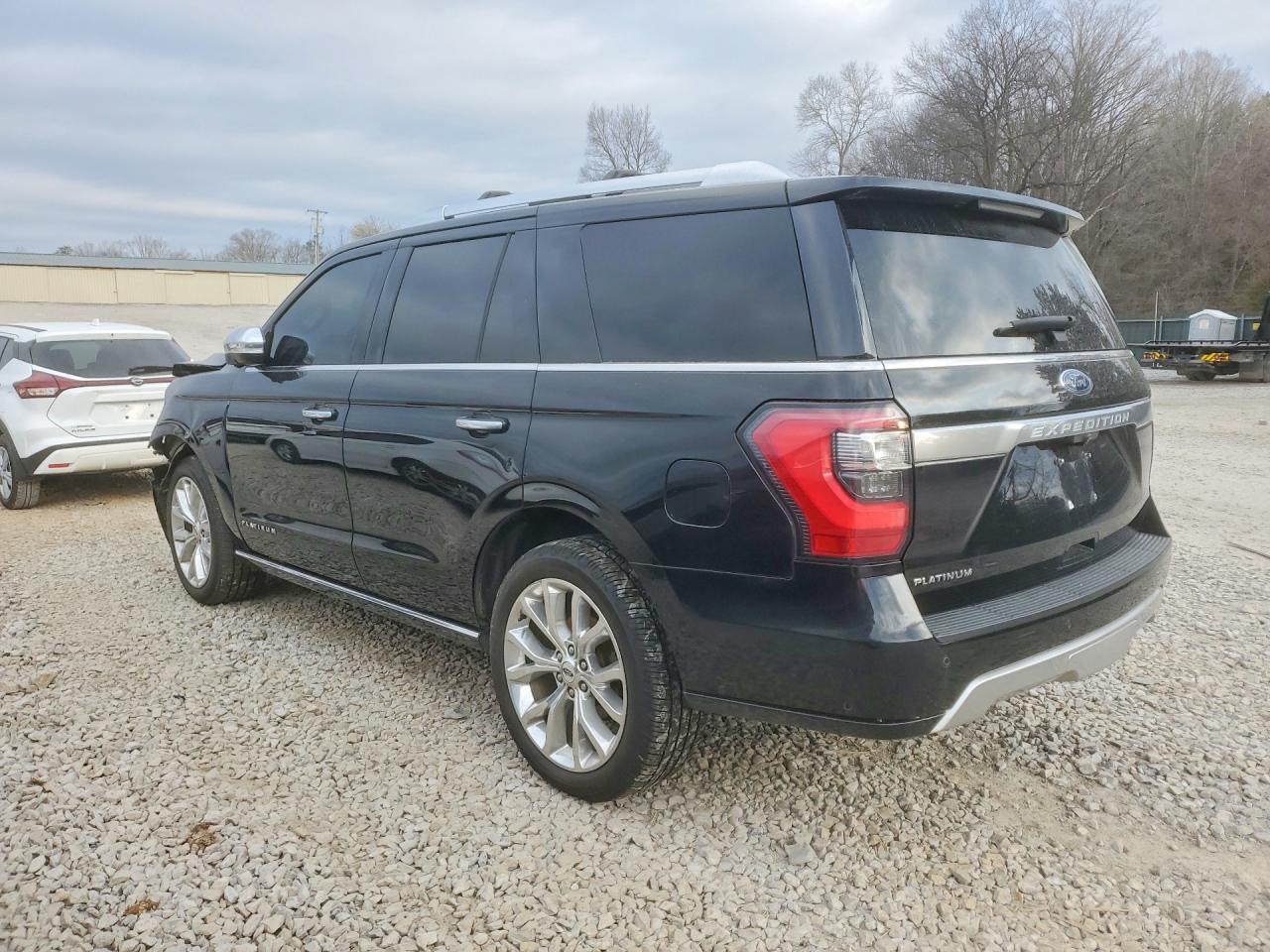 2018 Ford Expedition Platinum - Image 2