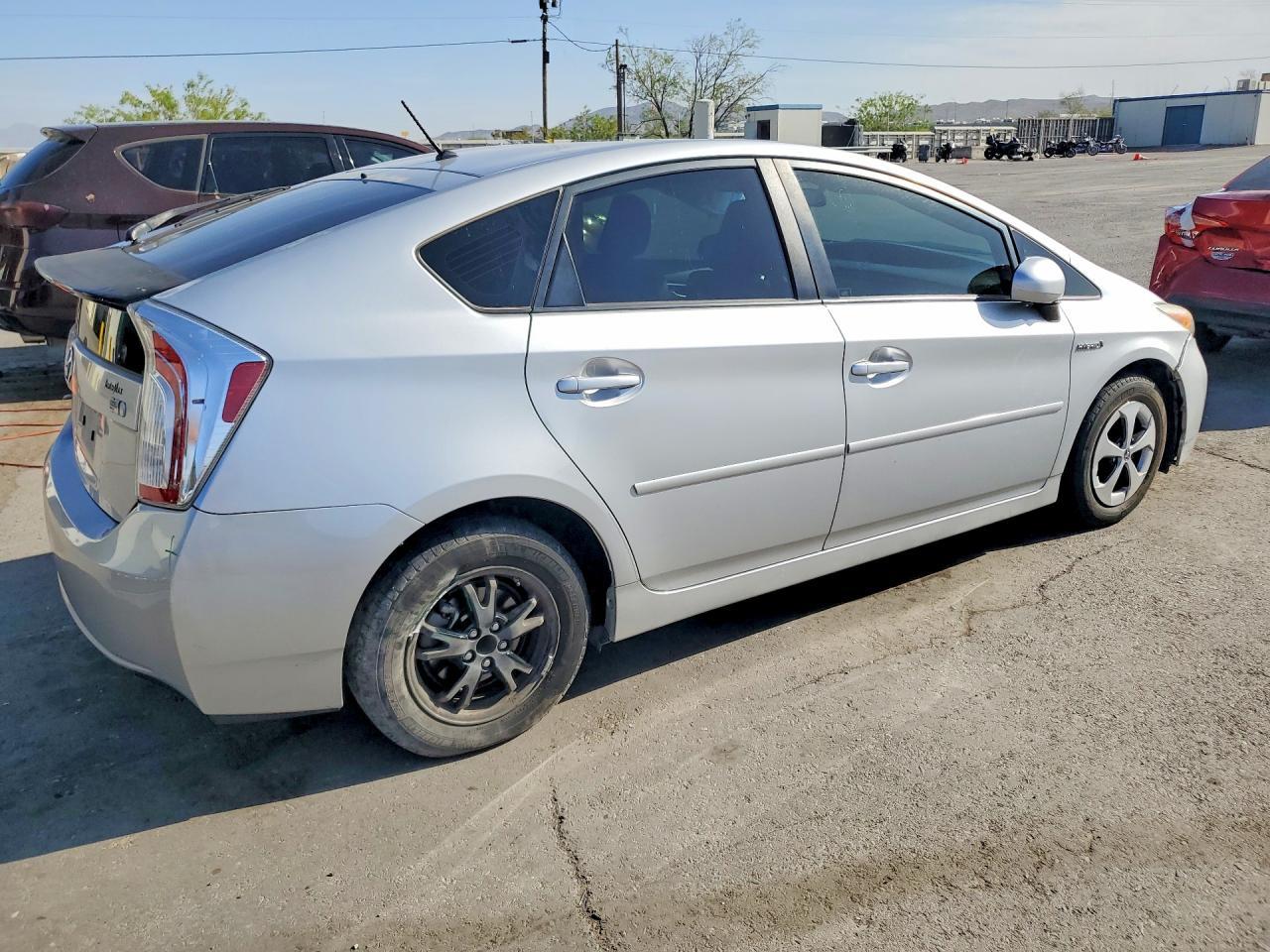 2015 Toyota Prius Two - Image 3