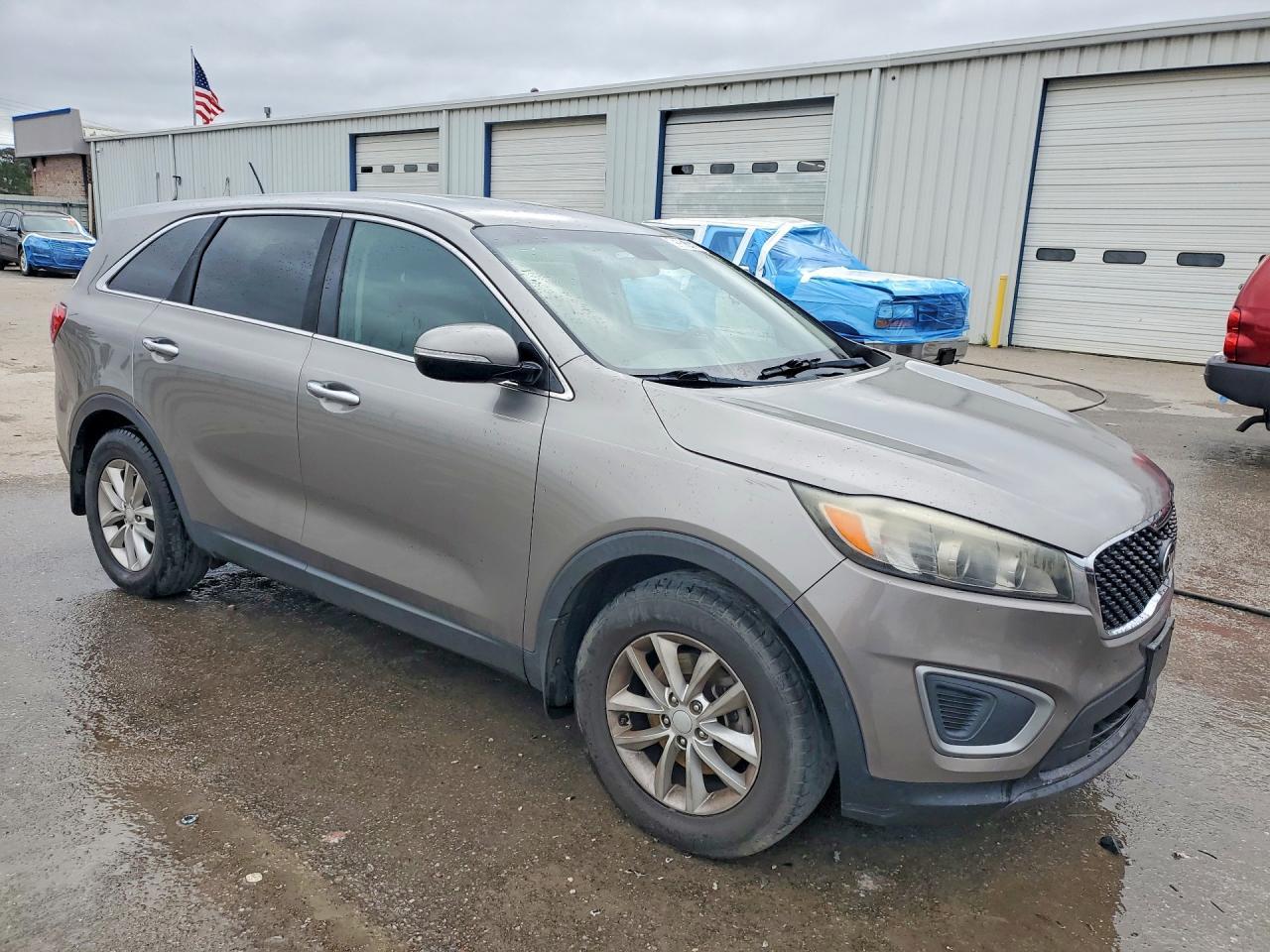 2017 Kia Sorento L - Image 4