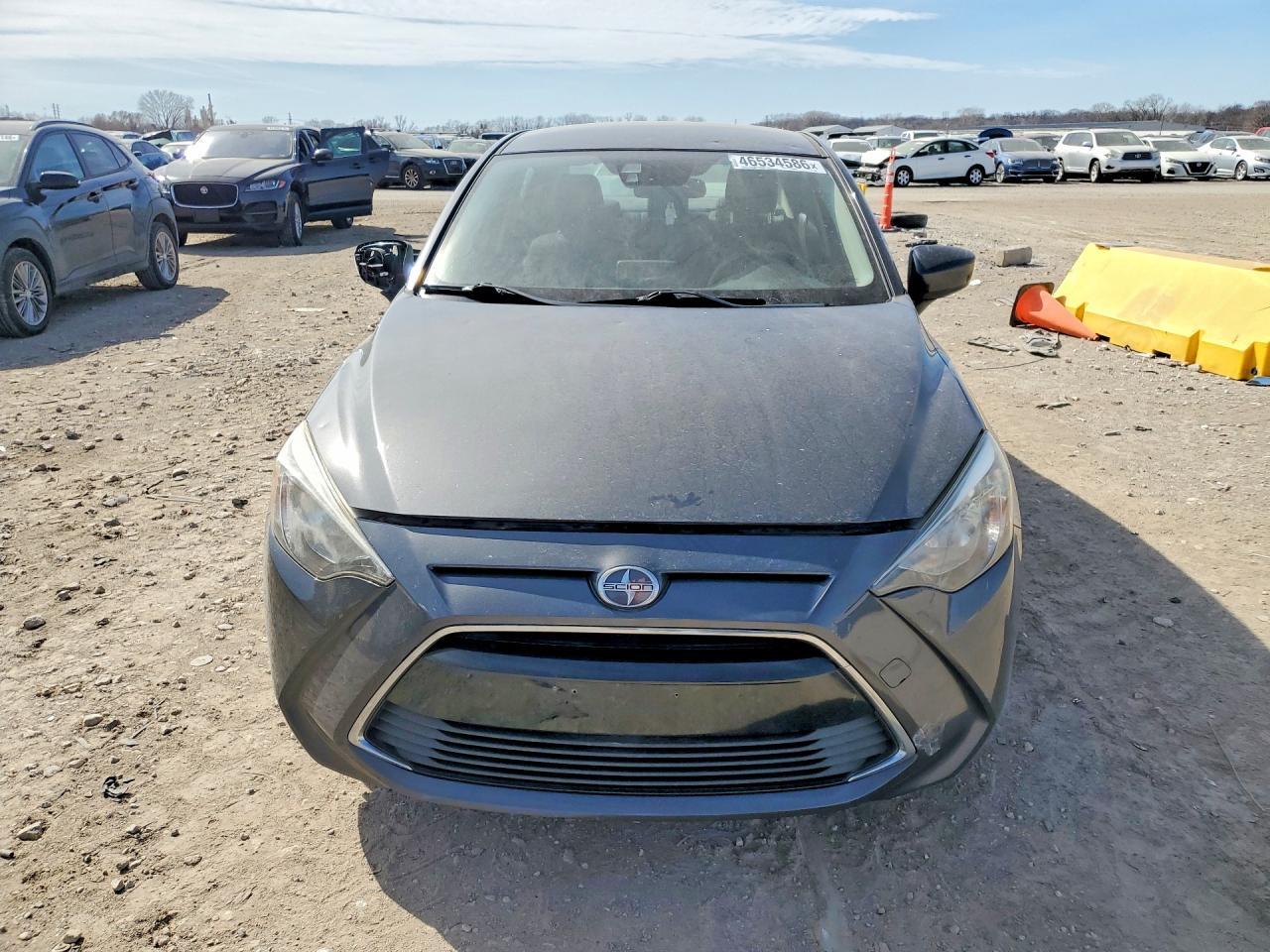 2016 Scion Ia Base - Фото 5