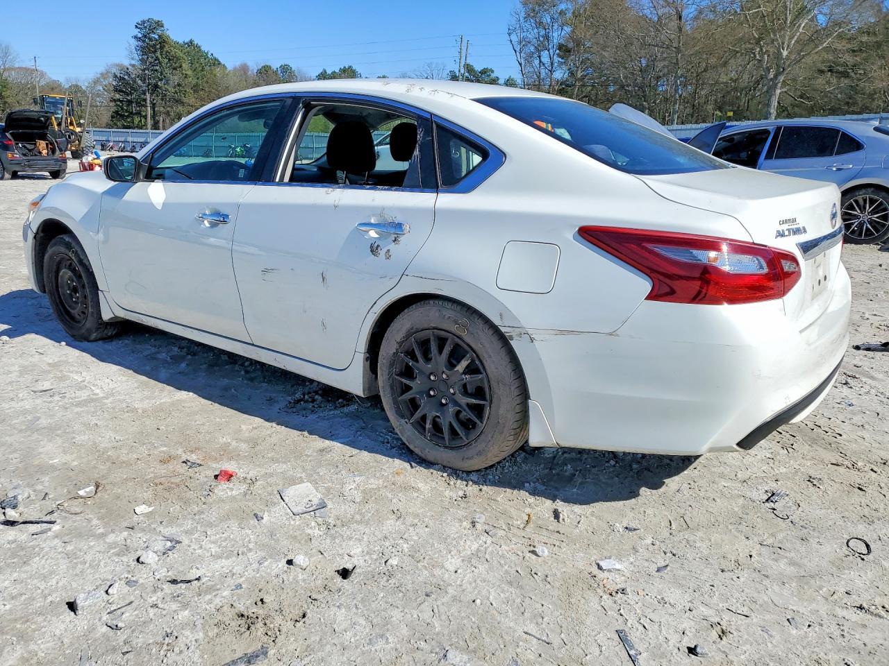 2018 Nissan Altima 2.5 S - Фото 2