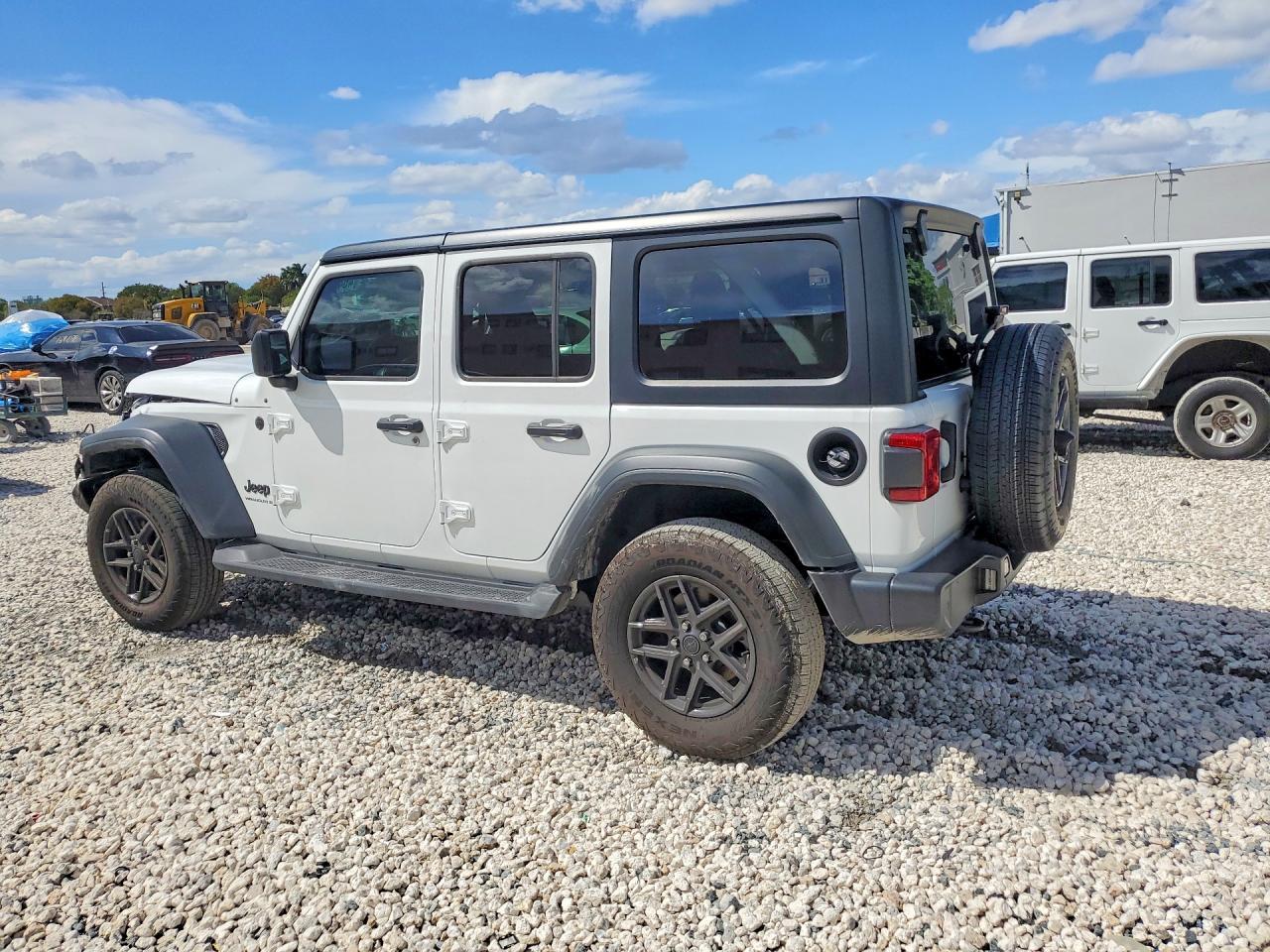 2025 Jeep Wrangler Sport - Фото 2