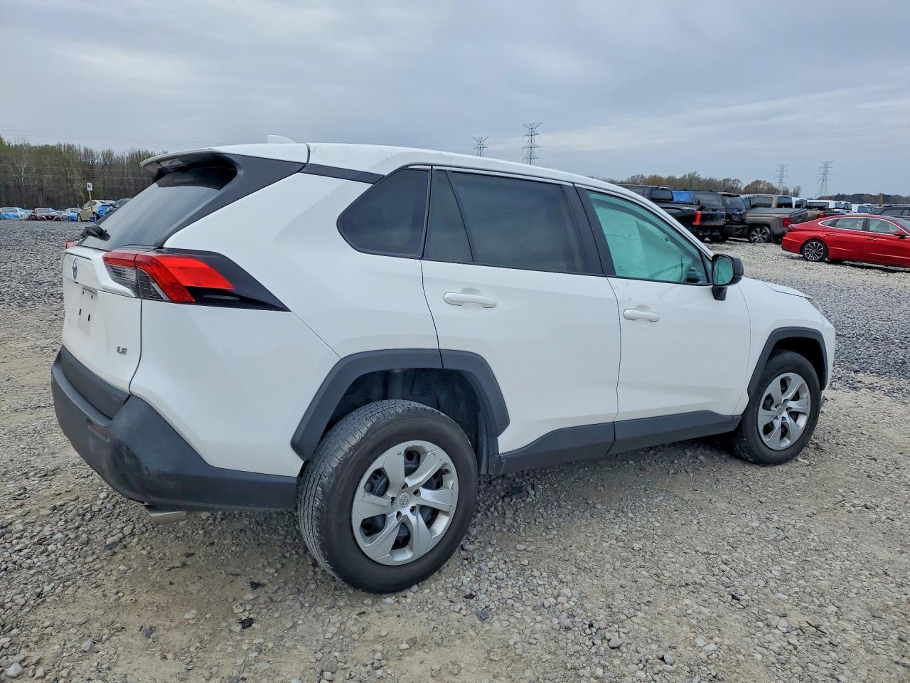 2022 Toyota Rav4 Le - Фото 3