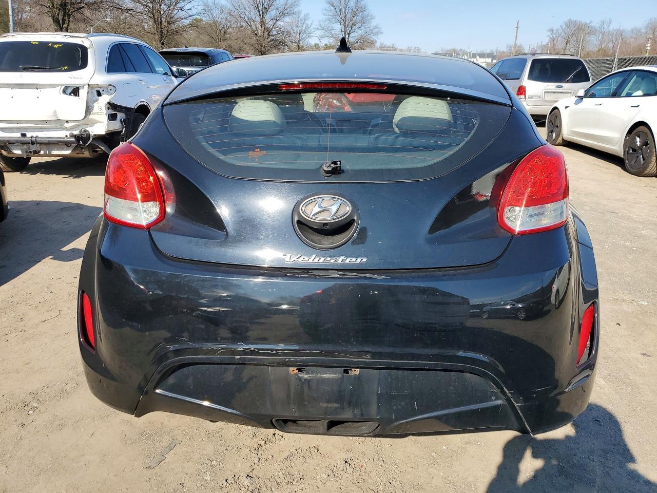 2013 Hyundai Veloster Base - Фото 6
