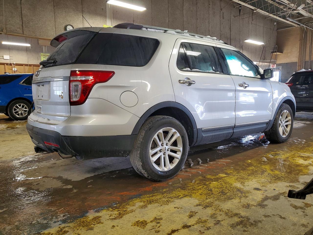 2014 Ford Explorer Xlt - Image 3