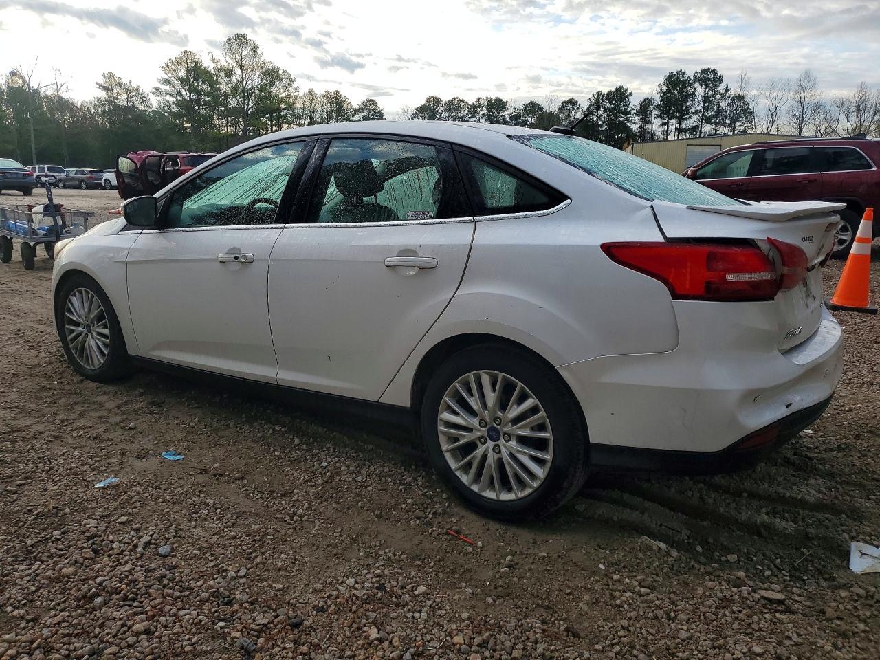 2018 Ford Focus Titanium - Фото 2