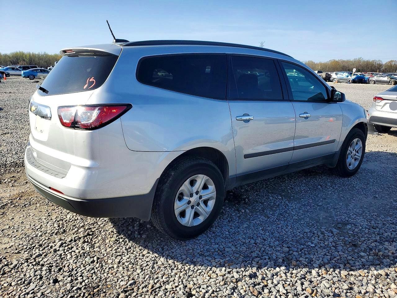 2017 Chevrolet Traverse Ls - Image 3