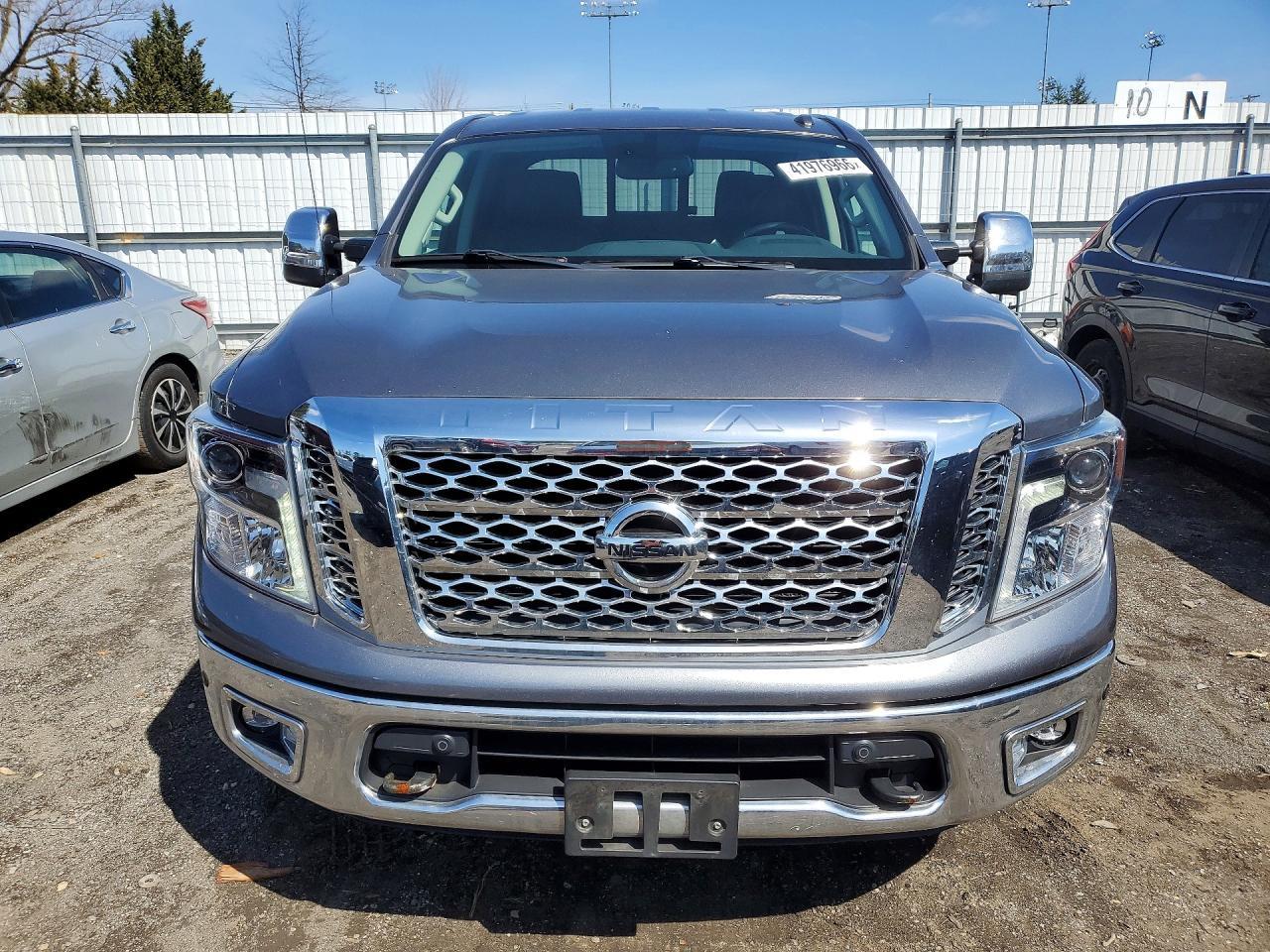 2018 Nissan Titan Sl - Image 5