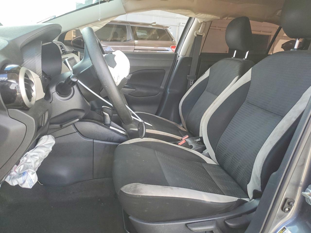 2021 Nissan Versa Sv - Image 7