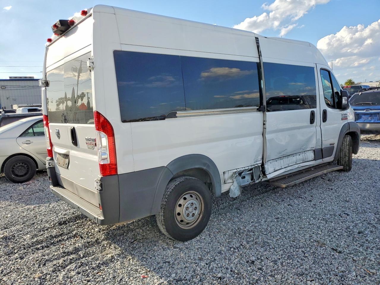 2017 Ram Promaster 2500 *** Passenger Wheelchair Van *** - Фото 3
