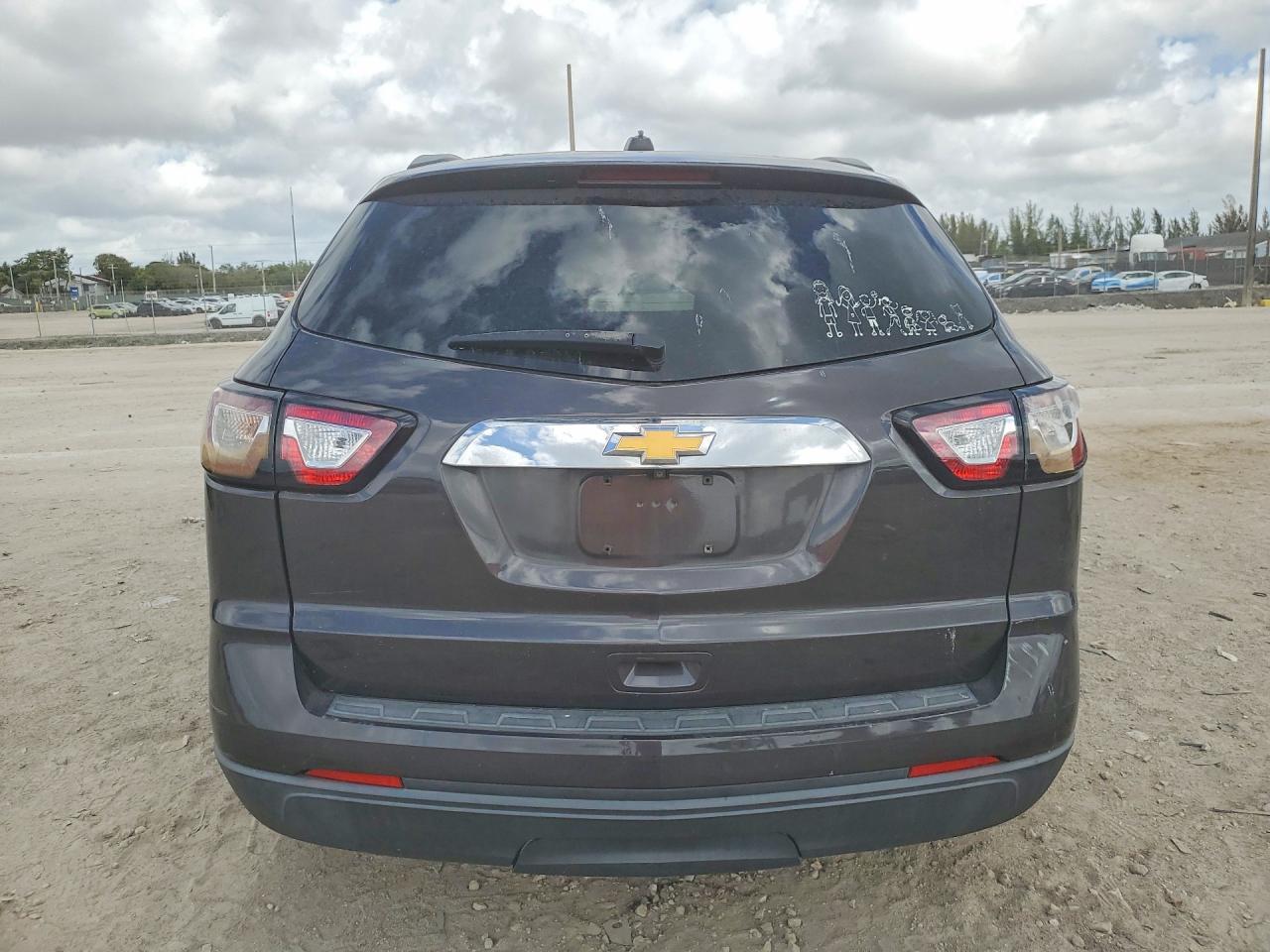 2016 Chevrolet Traverse Ls - Image 6