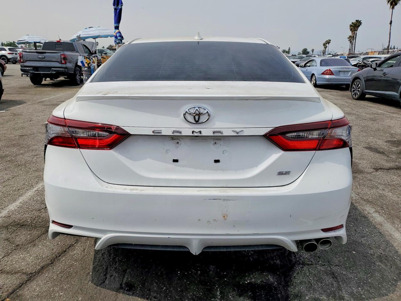 2024 Toyota Camry Se - Image 6