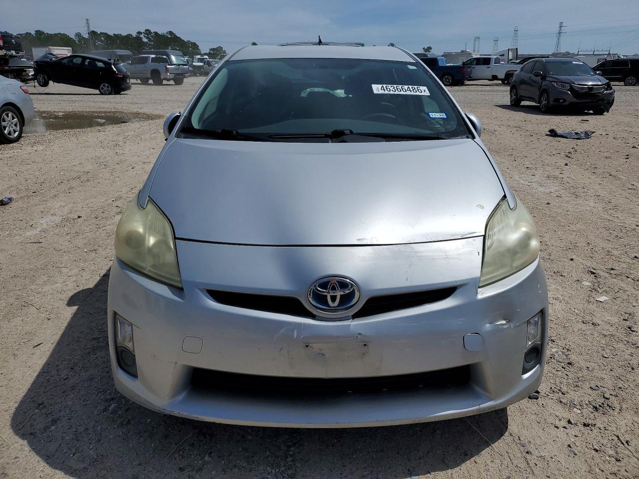 2011 Toyota Prius Three - Фото 5