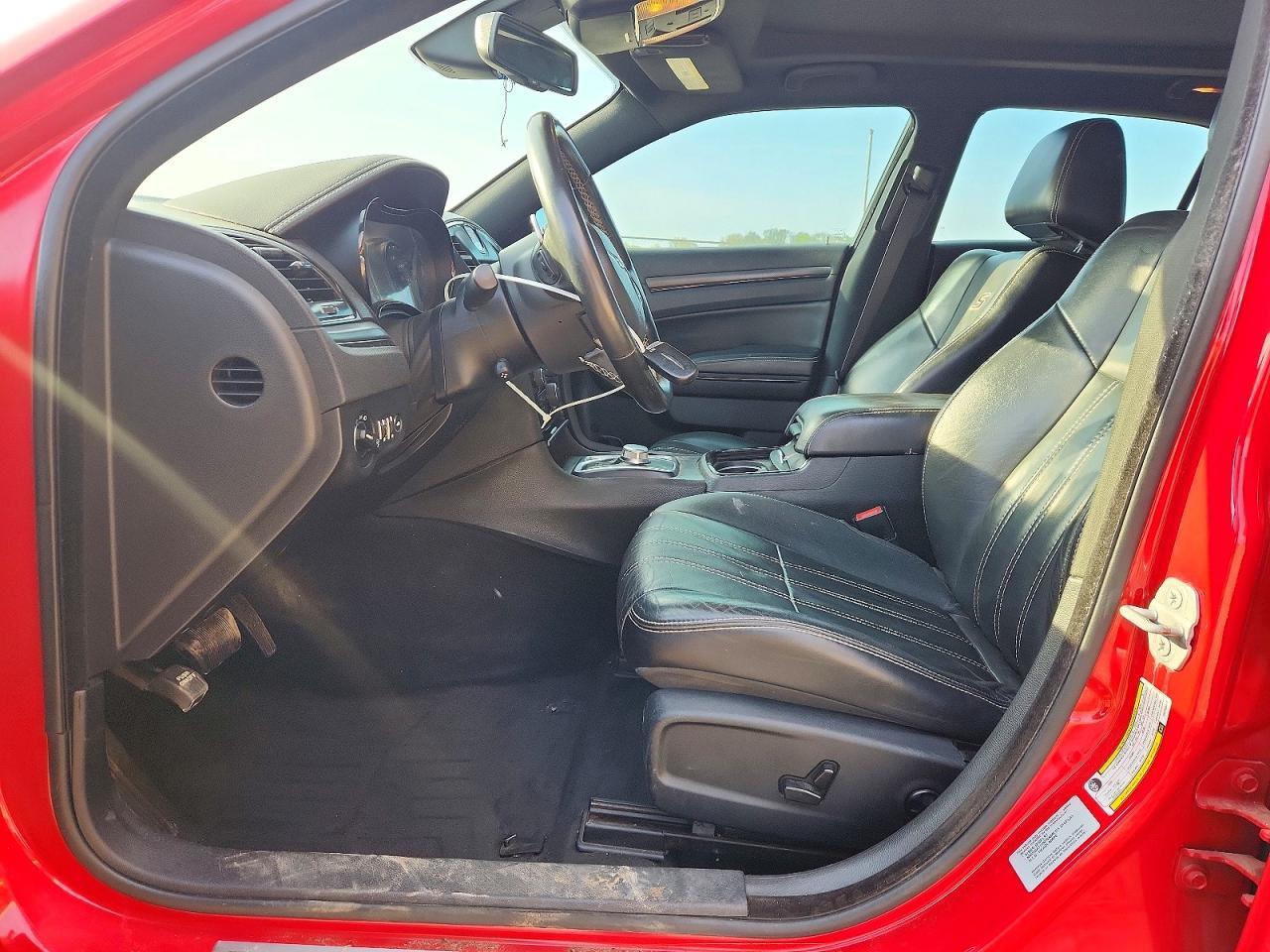 2015 Chrysler 300 S - Image 7