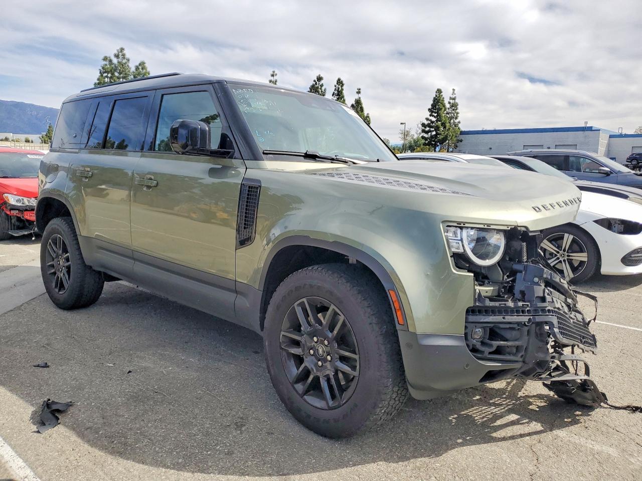 2023 Land Rover Defender 110 S - Фото 4