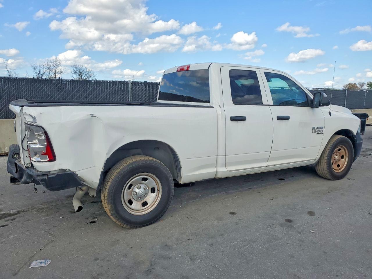 2022 Ram 1500 Classic Tradesman - Фото 3