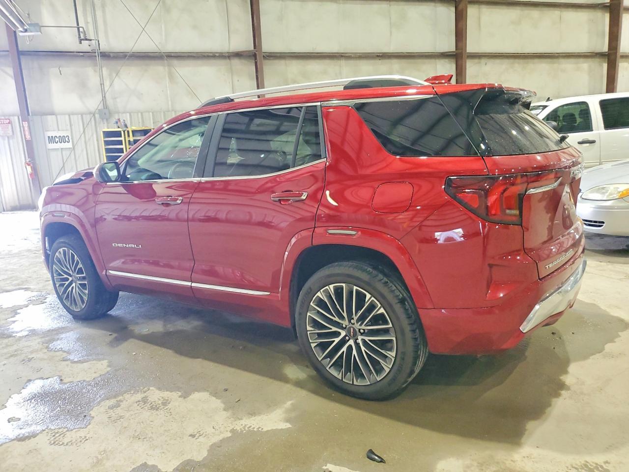 2026 GMC Terrain Denali - Фото 2
