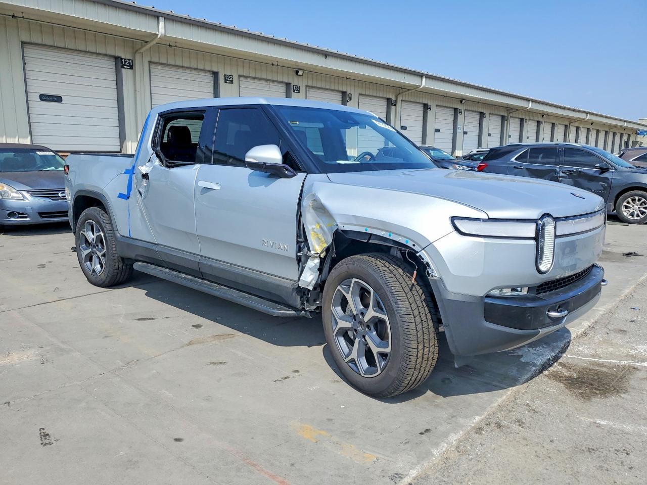 2023 Rivian R1T - Фото 4