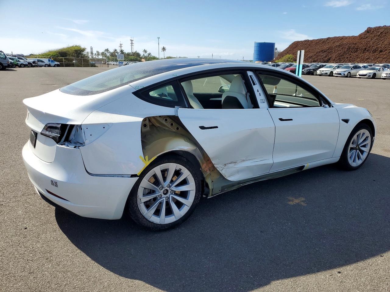 2023 Tesla Model 3 - Фото 3