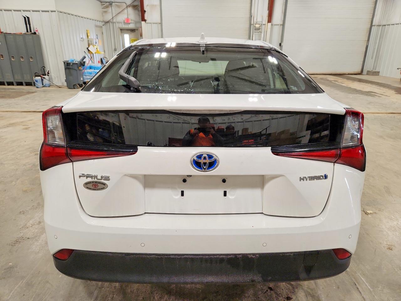 2022 Toyota Prius Le - Фото 6